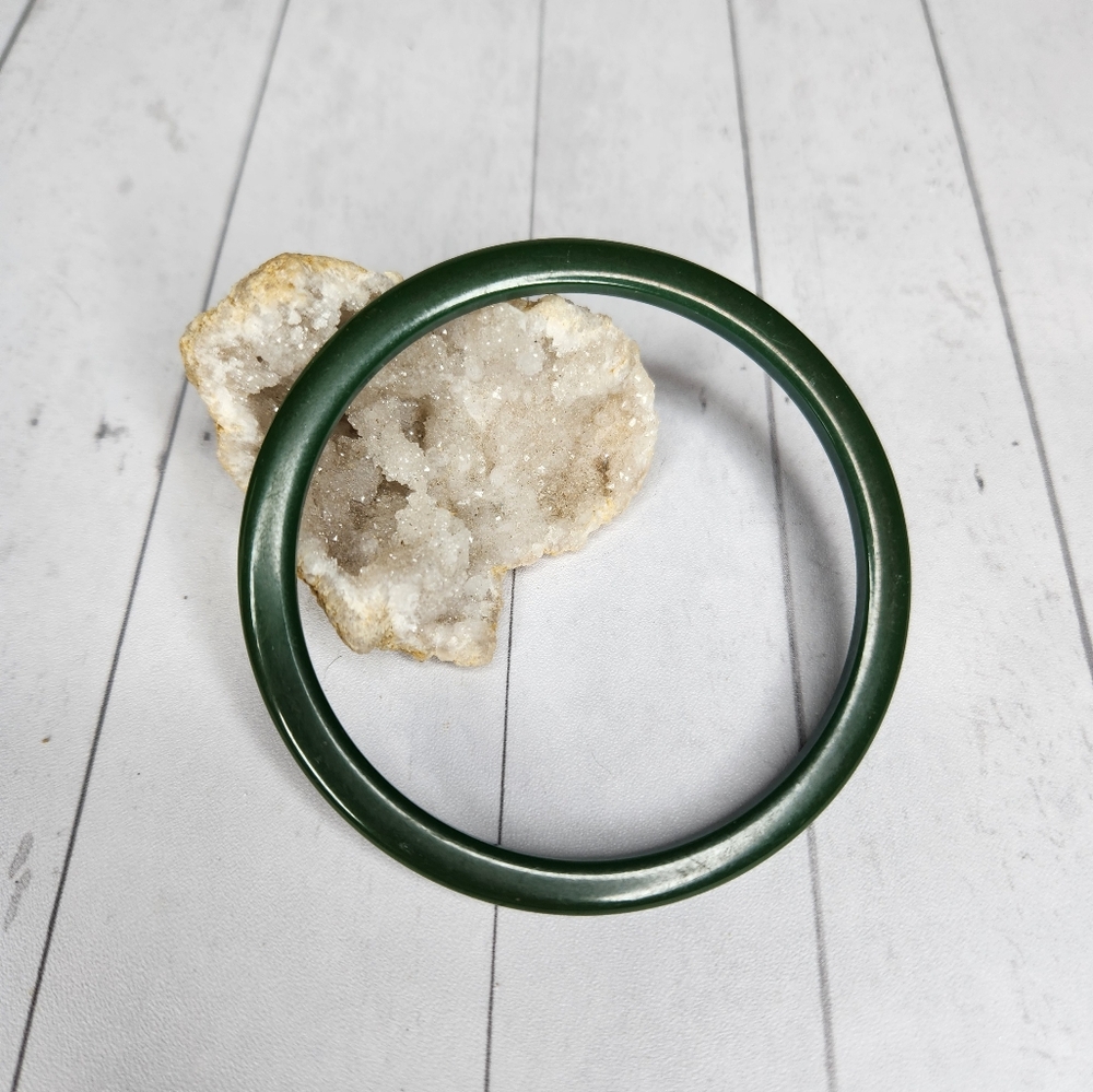 Vintage Bakelite thin green bangle bracelet